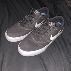 NIKE SB CHARGE CNVS